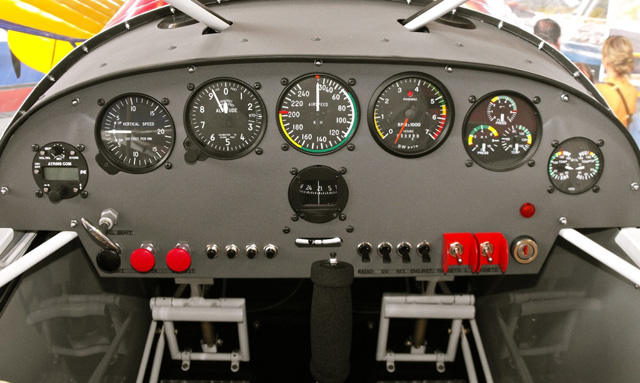Panel instrumentów samolotu Savage CUB
